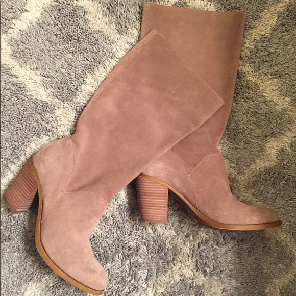 Lucky Brand Shoes - Lucky Brand Eadon taupe suede boots❤️